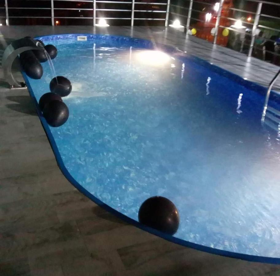 Hotel Wave Batumi Eksteriør bilde